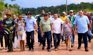 Prefeito vistoria serviço de mecanização agrícola nos ramais da Cooperativa e Pau-Rosa, na BR-174