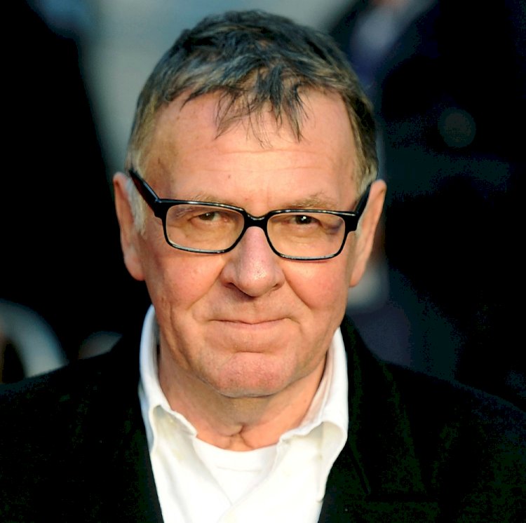 Tom Wilkinson, ator de 'Ou tudo ou nada', 'Entre quatro paredes' e 'Conduta de risco', morre aos 75 anos