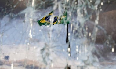 Apreendidas pela PF, mensagens de autoridades mostram como o Brasil chegou ao 8/1