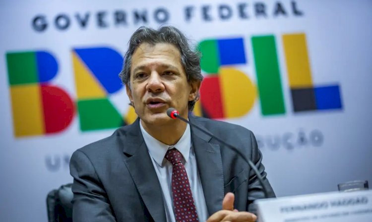 Governo federal arrecada R$ 2,3 trilhões em 2023, com queda de 0,12% em relação a 2022