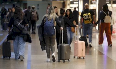 Gasto de turistas estrangeiros no Brasil bate recorde em 2023 e supera ano da Copa