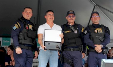 Guarda Municipal homenageia prefeito em reconhecimento à valorização da corporação