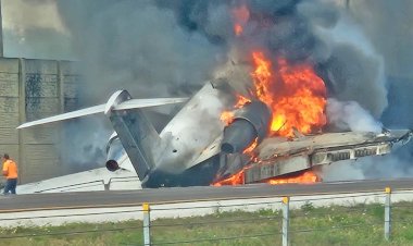 Jato executivo cai em rodovia nos EUA, bate em carro e mata dois; piloto relatou que perdeu os dois motores