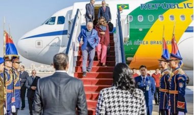 Lula desembarca no Egito para primeira viagem internacional de 2024