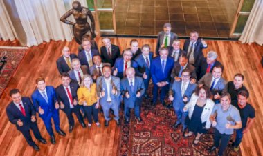 Após “happy hour” com líderes da Câmara, Lula autoriza pagamento de R$ 20,5 bi em emendas antes de eleições