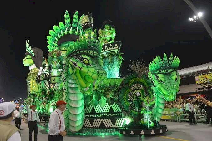 Mocidade Alegre é bicampeã do grupo especial do Carnaval de São Paulo