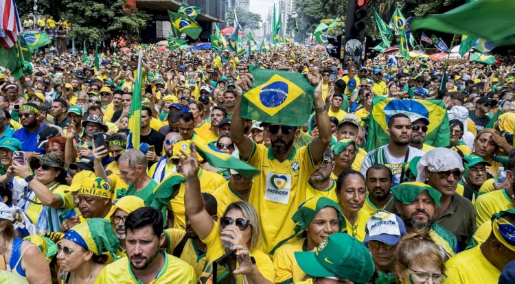 USP estima 185 mil pessoas em ato de Bolsonaro na Av. Paulista; governo de SP fala em 750 mil