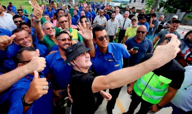 Prefeito entrega 50 novos ônibus, ampliando para 367 a renovação da frota do transporte público em Manaus