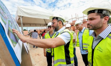 Governador Wilson Lima vistoria obra do novo residencial do Prosamin+ e destaca trabalho por moradia digna