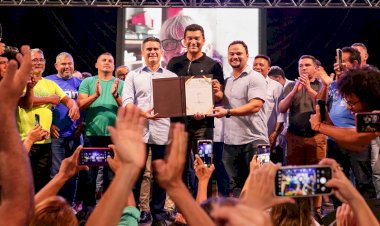 Prefeito assina ordem de serviço do programa ‘Casa Manauara’