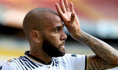 Daniel Alves paga fiança e aguardará decisão de recurso em liberdade, diz jornal