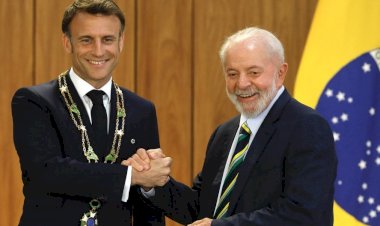 Macron cita 8 de janeiro e diz que Praça dos Três Poderes 'foi maltratada por inimigos da democracia'