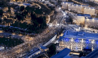Milhares de pessoas vão às ruas de Jerusalém contra Netanyahu e por alistamento de judeus ultraortodoxos