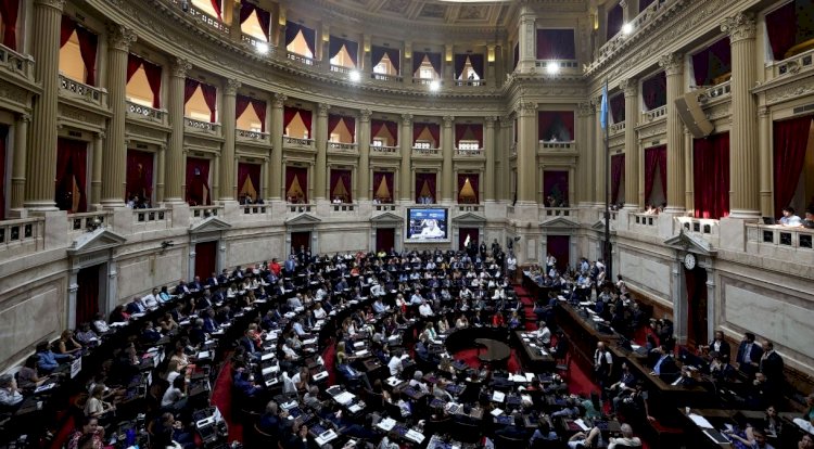 Milei tem derrota no Senado, que rejeita megadecreto para desregular economia