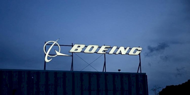 Boeing anuncia saída do CEO Dave Calhoun em meio à crise de segurança