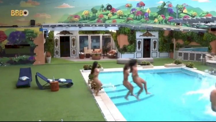 Davi, Matteus, Alane, Beatriz e Isabelle pulam pelados na piscina do BBB 24; vídeos