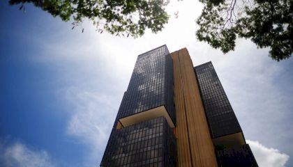 Banco Central aumenta projeção de crescimento do PIB para 1,9% em 2024