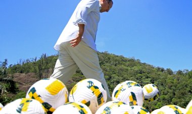 John Textor, dono do Botafogo, é denunciado por não apresentar provas de manipulação ao STJD