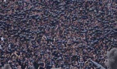 Diretor do Corinthians vai processar bolsonarista que discriminou a Fiel