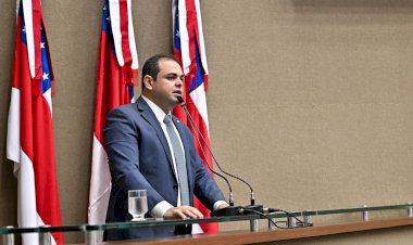 Roberto Cidade comanda votação em que foi aprovado reajuste salarial para os servidores do Legislativo Estadual