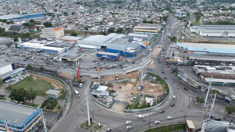 Prefeitura altera trânsito na Bola do Produtor para avanço nas obras do viaduto Rei Pelé