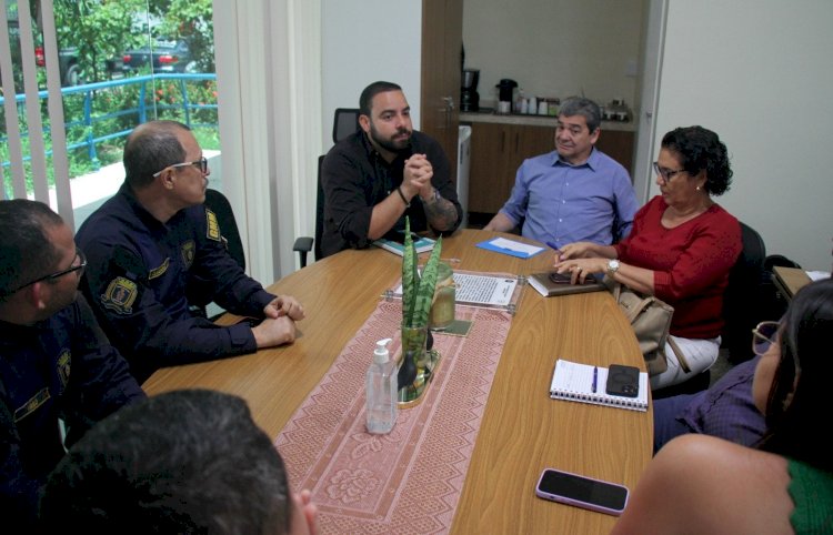 Guarda Municipal alinha ações de segurança nas escolas municipais em reunião com a Semed