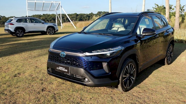 Toyota anuncia Corolla Cross 2025 com nova dianteira e motores mais econômicos