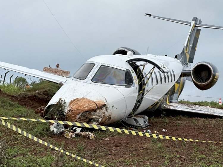 Avião Learjet da farmacêutica Cimed sai da pista após pouso em Erechim, diz prefeitura; veja fotos