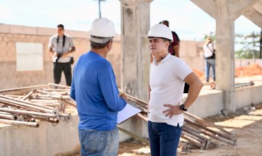 Prefeito fiscaliza construção do Terminal 7 e destaca localização estratégica