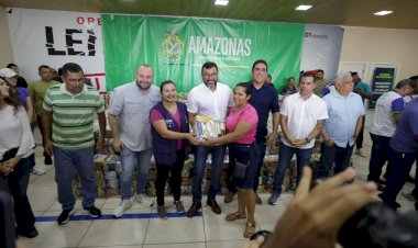 Em Manacapuru, Governador Wilson Lima inaugura nova iluminação pública a Led e faz entregas para reforçar setor primário e social