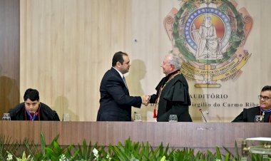 Presidente Roberto Cidade participa da posse da nova corte eleitoral do TRE-AM