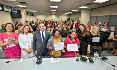 Roberto Cidade destaca importância da Procuradoria da Mulher da Aleam durante certificação do projeto ‘Procuradoras Legais’