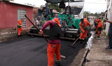 ‘Asfalta Manaus’ da prefeitura intensifica obras de pavimentação na zona Leste, a partir da comunidade Coliseu 3