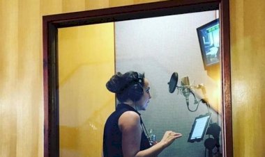 Pornô para cegos e surdos: Como são gravados os filmes adultos com 'narração' e 'legenda'