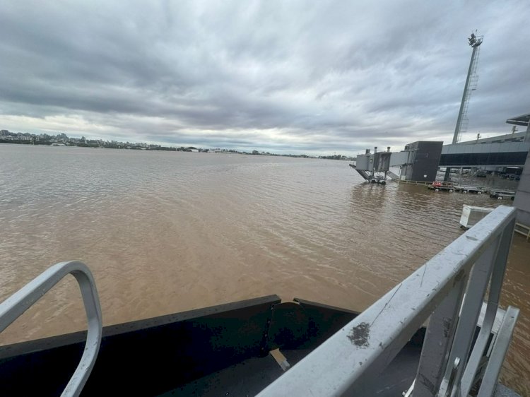 Temporal no RS: Aeroporto de Porto Alegre suspende voos pelo menos até 30 de maio; VEJA FOTOS