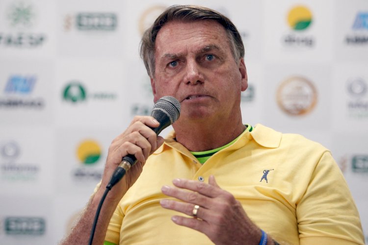 Bolsonaro é transferido para hospital de São Paulo após ser internado em Manaus