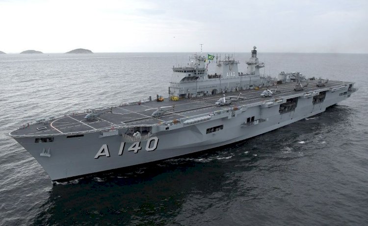 Marinha envia maior navio de guerra da América Latina para o Rio Grande do Sul