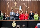 Roberto Cidade outorga a Medalha Ruy Araújo à cunhã-poranga Isabelle Nogueira