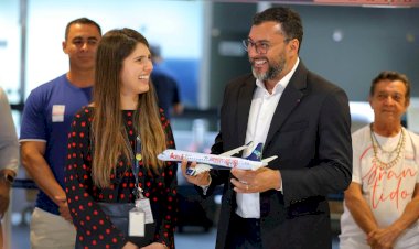 Parintins 2024: Wilson Lima reforça compromisso do Estado com a geração de emprego e renda em apresentação de aeronave temática da Azul