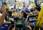 Prefeitura de Manaus entrega 14 novos ônibus para atender 85 mil famílias no Viver Melhor