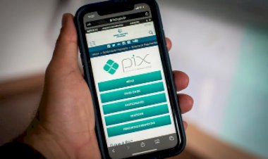 Professor paranaense recebe Pix errado, devolve e fica no prejuízo