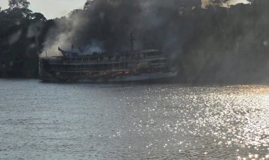 Governador Wilson Lima determina força tarefa para atender as vítimas do incêndio em embarcação