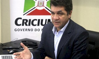 Prefeito de Criciúma é preso em operação do Gaeco que investiga fraudes em concessão de serviço funerário