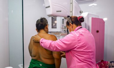 Unidades Móveis de Saúde da Mulher da prefeitura atendem em novos endereços