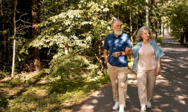 Mulheres continuarão vivendo mais que os homens, mas ‘vantagem’ diminuirá, aponta projeção do IBGE