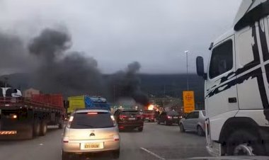 Torcedor morre queimado e 20 ficam feridos em briga entre torcidas organizadas do Palmeiras e do Cruzeiro em São Paulo