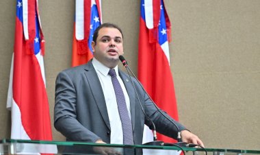 Em menos de dois minutos, deputados reelegem Roberto Cidade para presidir Aleam pela 3ª vez