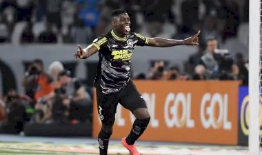 Botafogo atropela o Vasco e abre seis pontos na liderança do Brasileirão, pela 32ª Rodada do Campeonato Brasileiro Série A