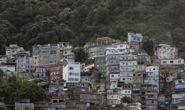 Favelas crescem 95% em 12 anos e concentram 16,4 milhões de brasileiros, aponta Censo 2022