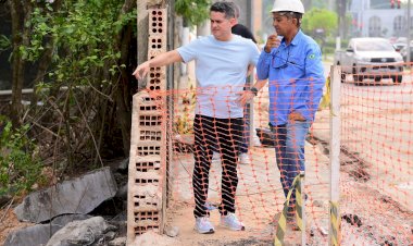 Prefeito David Almeida vistoria obra de encabeçamento da avenida Mário Ypiranga Monteiro